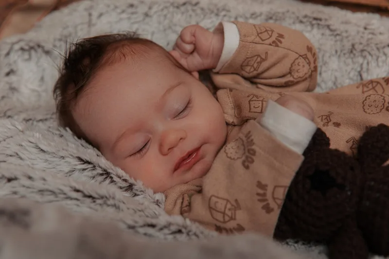 Schlafendes Baby – Neugeborenenfotos bei Foto Bambas, Ternitz